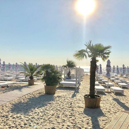 Appartement Mamaia Nord à Năvodari Extérieur photo